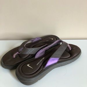 Nike comfort footbed flip flops